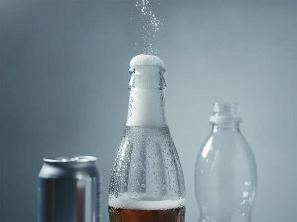 نوشابه شیشه ای، قوطی یا خانواده؟ کدام به صرفه تر است؟